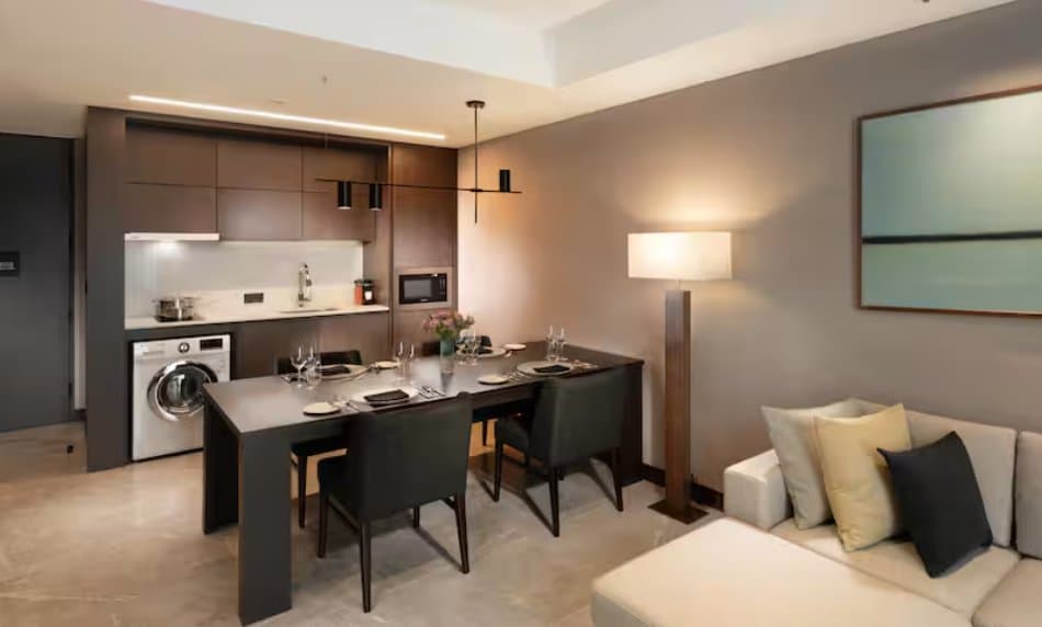 Hilton 4
