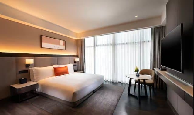 Hilton 6
