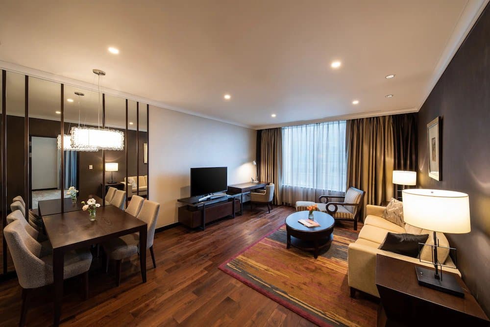 Oakwood Premier COEX
